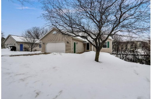 713 Brookview Trail, Mount Horeb, WI 53572