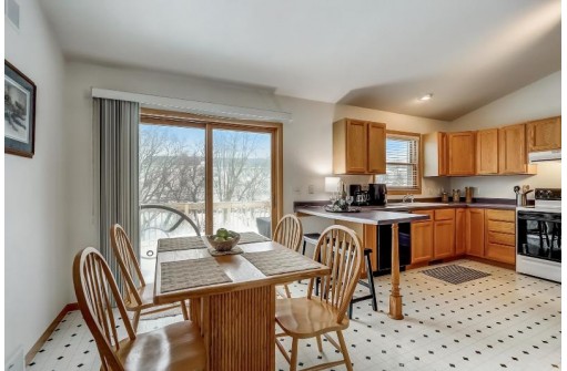 713 Brookview Trail, Mount Horeb, WI 53572