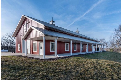 539 Ayen Road, Hollandale, WI 53544