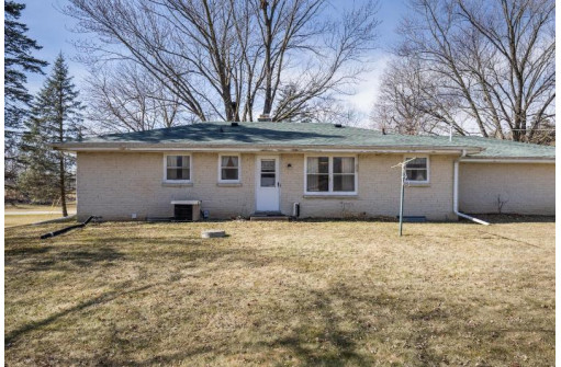 N1514 Poeppel Road, Fort Atkinson, WI 53538