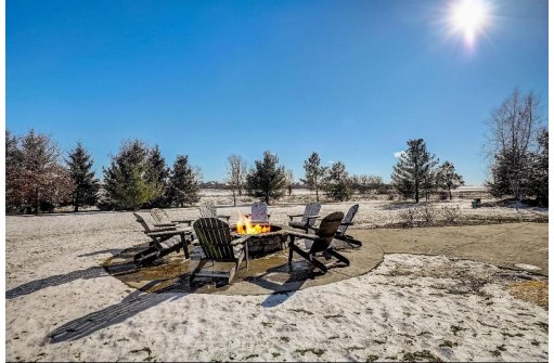 1104 Ireland Drive, Waunakee, WI 53597