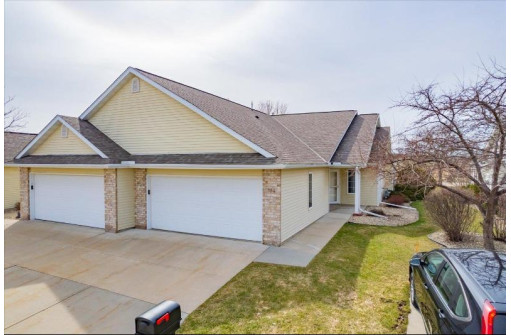 704 Creek Edge Drive 6, DeForest, WI 53532