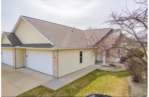 704 Creek Edge Drive 6, DeForest, WI 53532