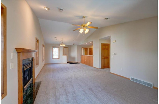 704 Creek Edge Drive 6, DeForest, WI 53532