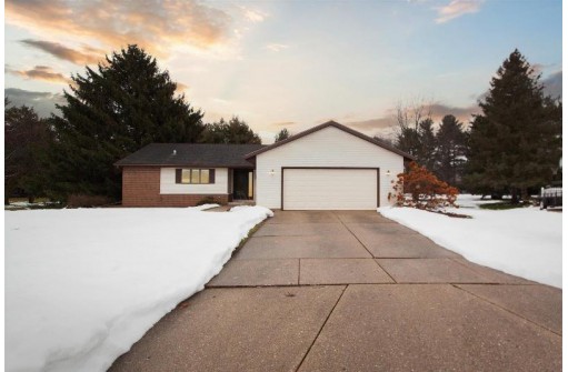 1617 N Hemmingway Court, Janesville, WI 53545