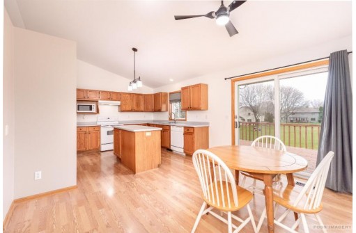 1904 Manchester Crossing, Waunakee, WI 53597