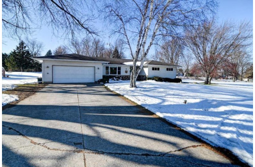 6757 Prairie View Drive, Sun Prairie, WI 53590