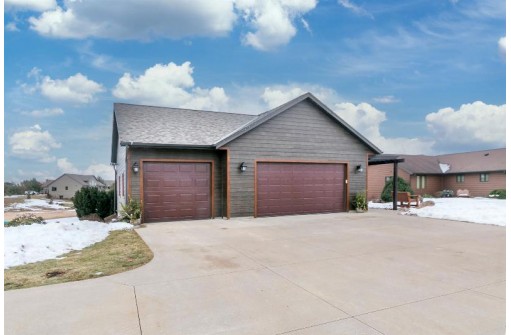 W5663 Castaway Drive, New Lisbon, WI 53950