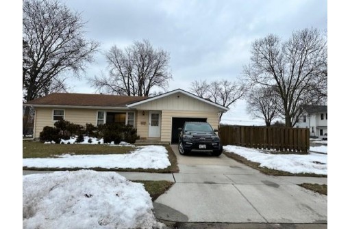 146 6th Street, Prairie Du Sac, WI 53578