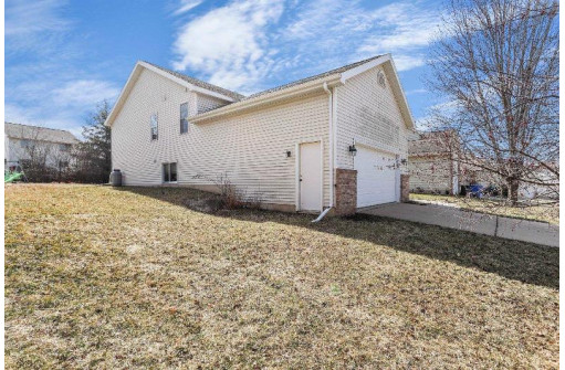 5511 Sparkle Stone Crescent, Fitchburg, WI 53711