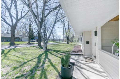 707 Greenway Road, Monona, WI 53716