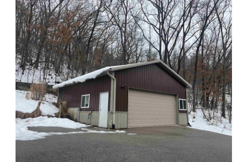 63368 County Road N, Prairie Du Chien, WI 53821