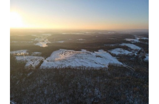 51.82 M/L ACRES Fesenfeld Road, Black Earth, WI 53515