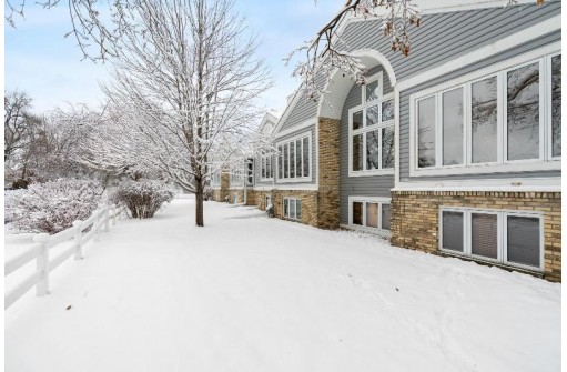 5326 Lighthouse Bay Drive, Madison, WI 53704