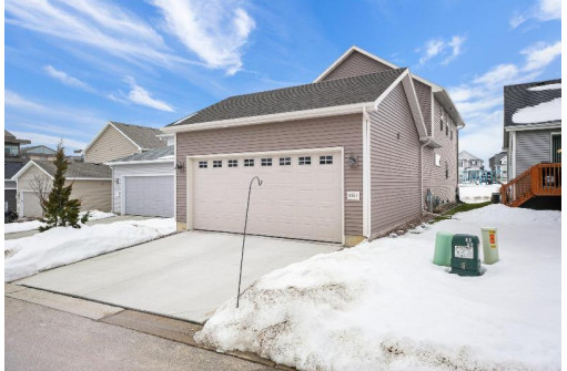 9351 Highland Gate Way, Verona, WI 53593