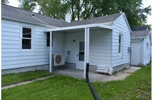 545 S Monroe Street, New Lisbon, WI 53950-1345