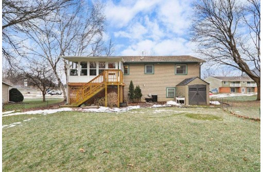 10 Washburn Road, Deerfield, WI 53531