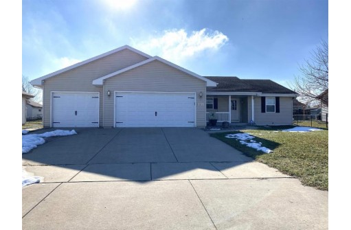 4058 Greenbriar Drive, Janesville, WI 53546