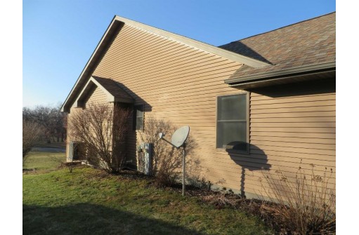 1016 S Pearl Street, Janesville, WI 53546