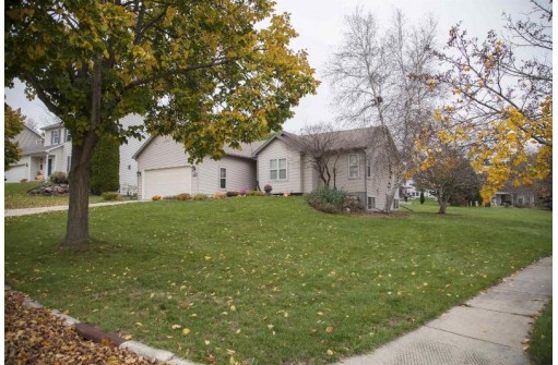 100 Terrace Court, Mount Horeb, WI 53572