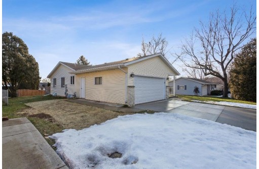 5205 Cook Street, McFarland, WI 53558