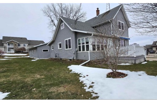 912 E Main Street, Waupun, WI 53963