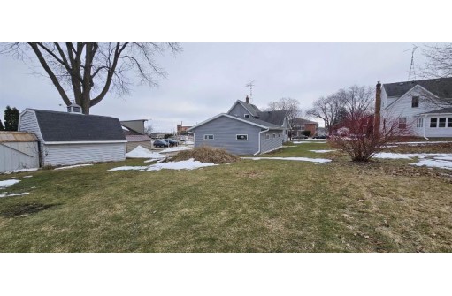 912 E Main Street, Waupun, WI 53963