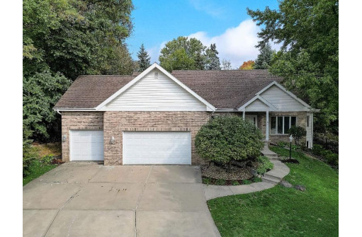 43 Hawk Feather Circle, Madison, WI 53717