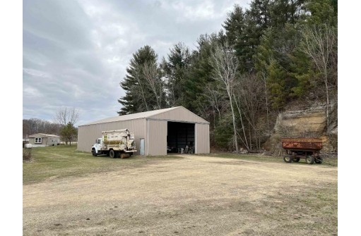 W10138 Highway 33, Wonewoc, WI 53968