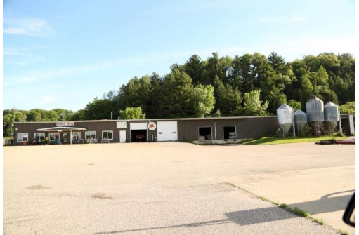 W10138 Highway 33, Wonewoc, WI 53968