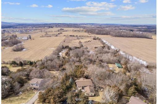 S4367 Cedarberry Lane, Baraboo, WI 53913