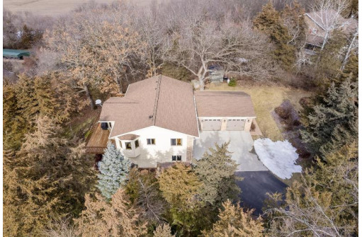 S4367 Cedarberry Lane, Baraboo, WI 53913