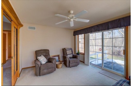 643 Springbrook Circle 40, DeForest, WI 53532