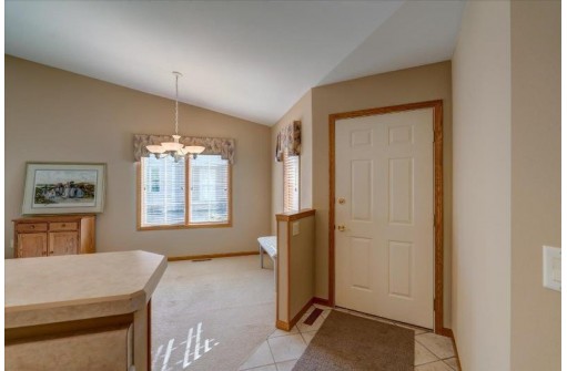 643 Springbrook Circle 40, DeForest, WI 53532