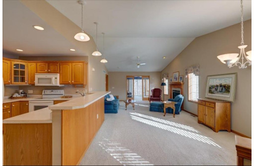 643 Springbrook Circle 40, DeForest, WI 53532