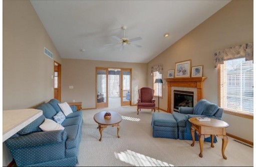 643 Springbrook Circle 40, DeForest, WI 53532