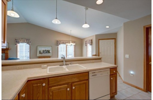 643 Springbrook Circle 40, DeForest, WI 53532