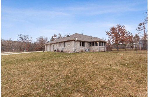 N4092 Brown Deer Drive, Brodhead, WI 53520