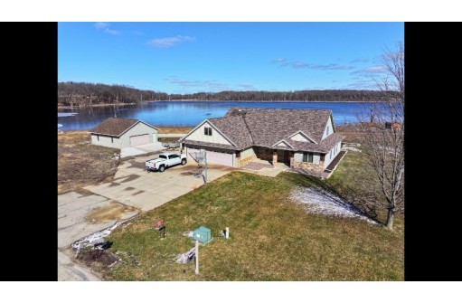 9304 N Clear Lake Road, Milton, WI 53563