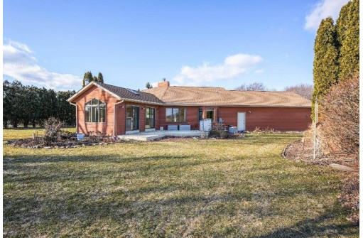 5675 Mary Lake Road, Waunakee, WI 53597-0000