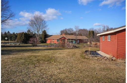 5675 Mary Lake Road, Waunakee, WI 53597-0000