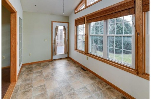 103 N Musket Ridge Drive, Sun Prairie, WI 53590