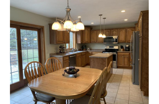 8281 N Ridge Trail, Milton, WI 53563