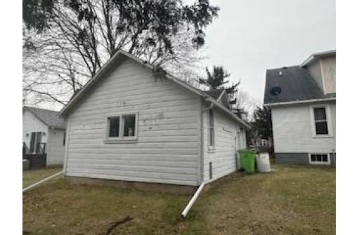 416 E Lincoln Street, Waupun, WI 53963