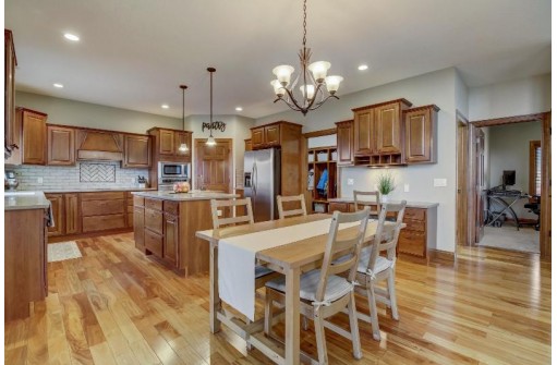 6516 Harvest Moon Court, Waunakee, WI 53597