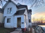 18 S Wisconsin Street Janesville, WI 53545