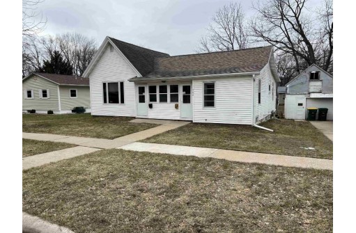 562 S James Street, Richland Center, WI 53581