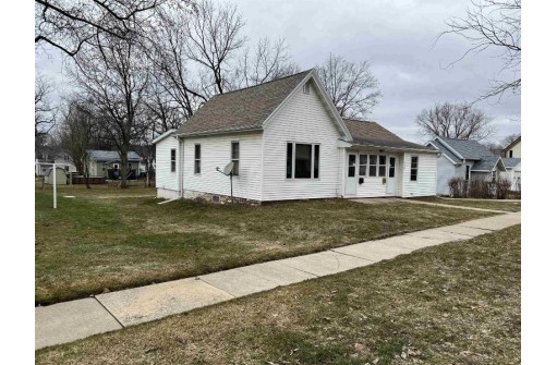 562 S James Street, Richland Center, WI 53581