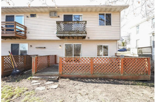 1015 S 4th Street, Stoughton, WI 53589