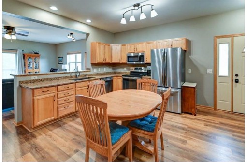 543 Kelvington Drive 4, Sun Prairie, WI 53590